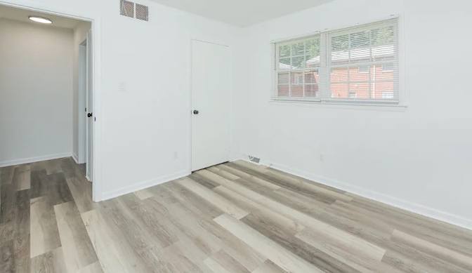 Alcove Rooms's room