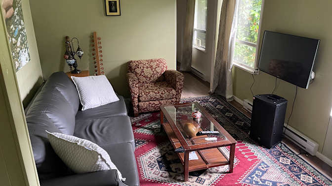 Mayouba Divi's room