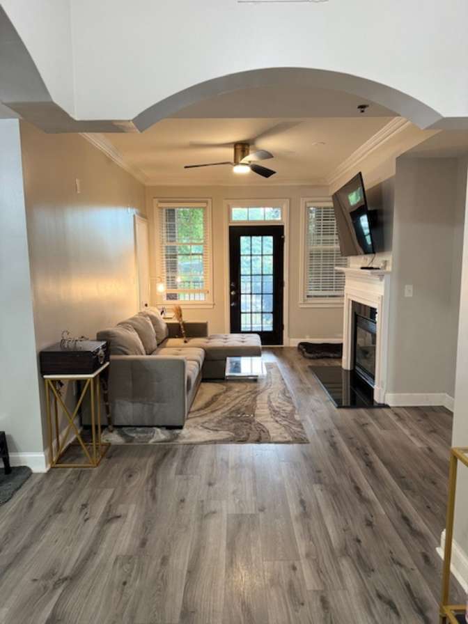 Alcove Rooms's room