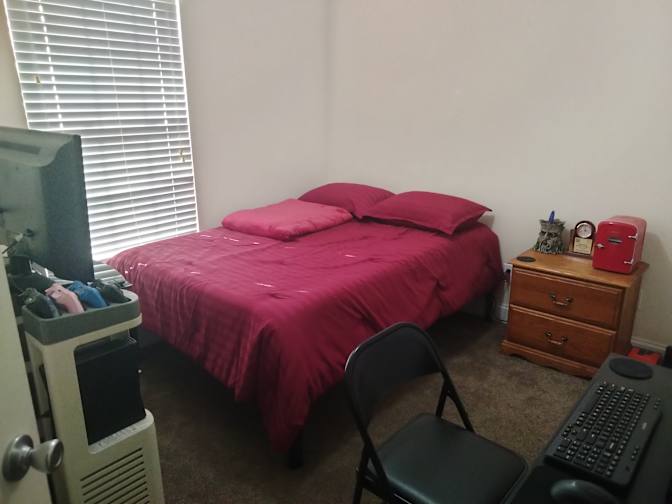 Roberto's room