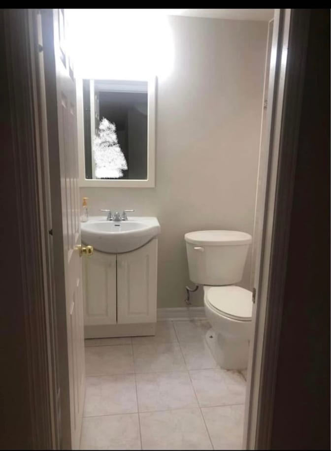 Manal Qureshi's room