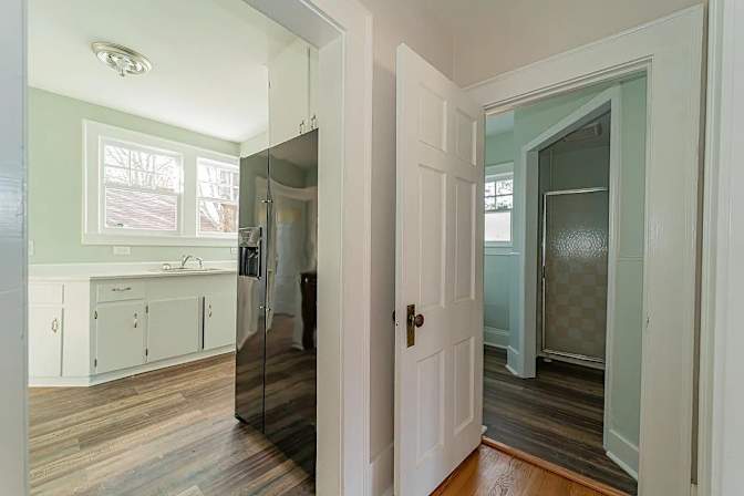 Alcove Rooms's room