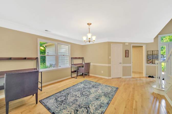 lifedoorrentals's room