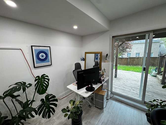 Natasha Mendes's room