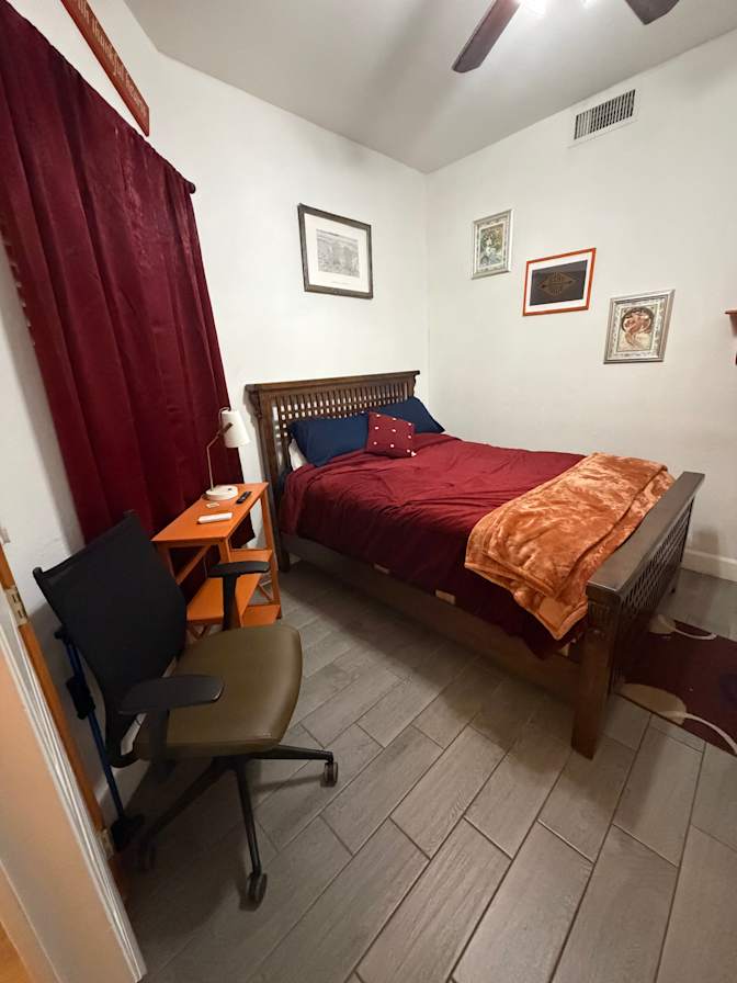 Claude Boone jr's room