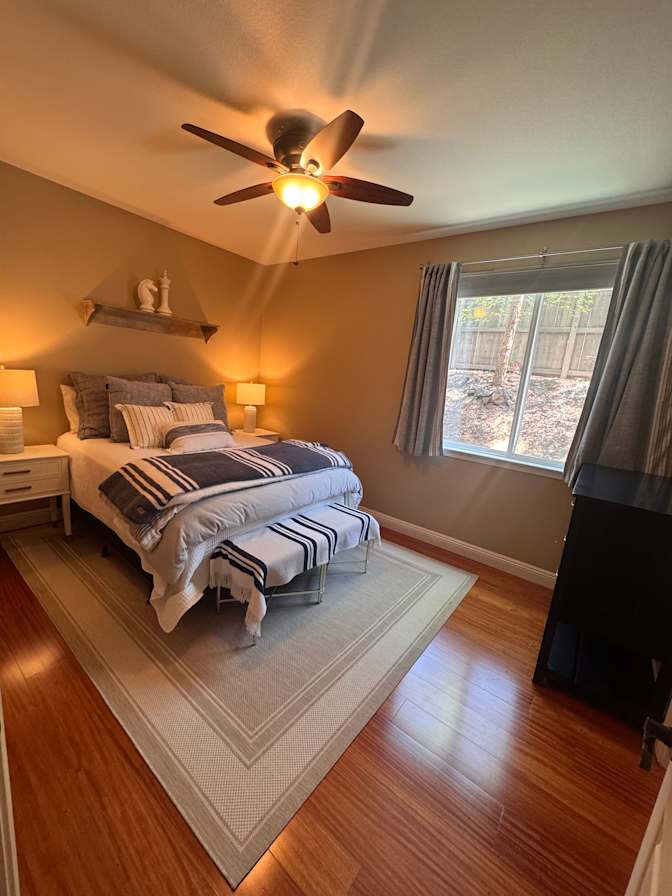 Gloria  Walker's room