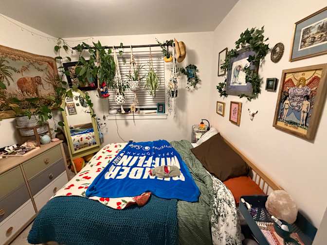 Gwen's room
