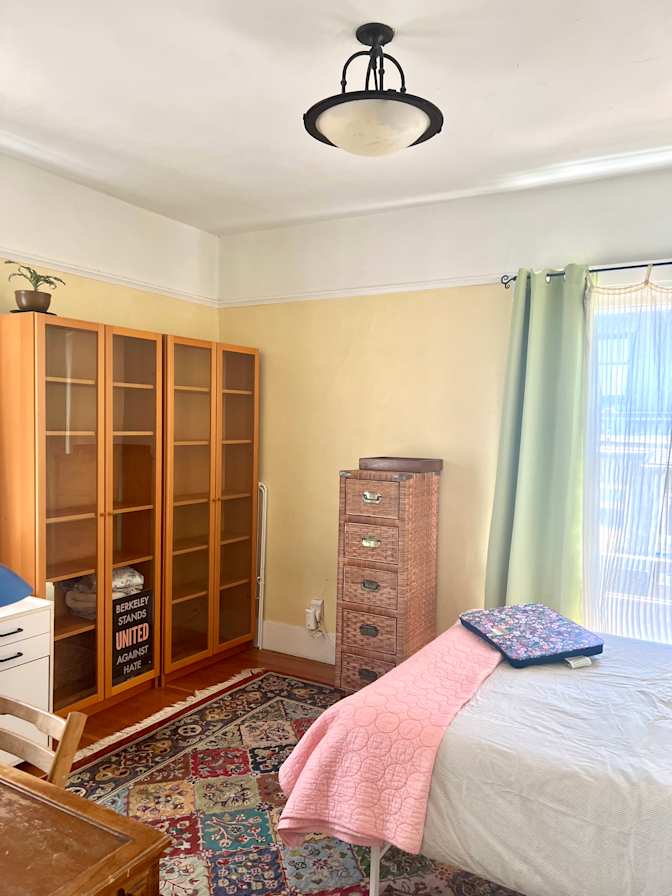 Valeria's room