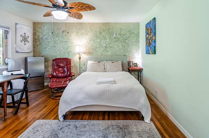 Sage Taylor Kingsley's room