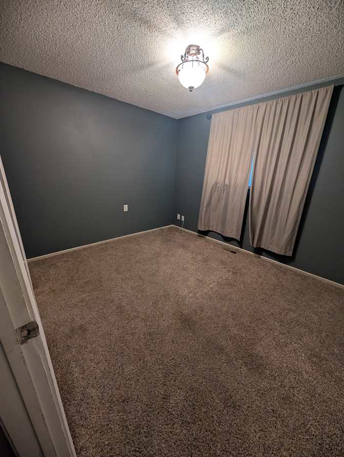 Makayla J Nelson's room