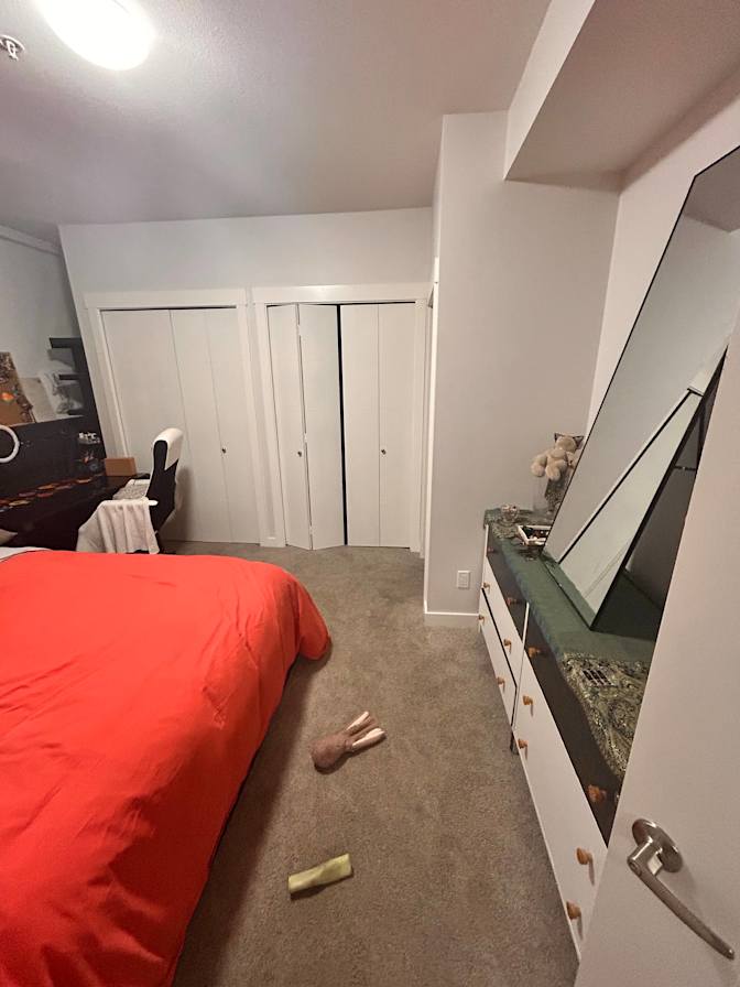 Naomi's room