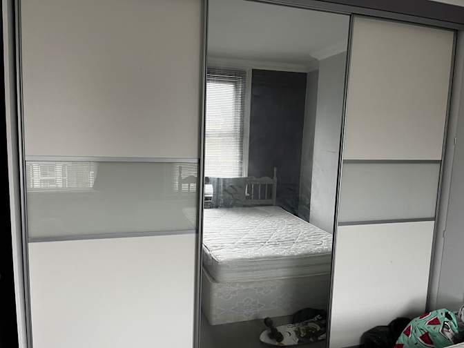 Kevin Hayes's room