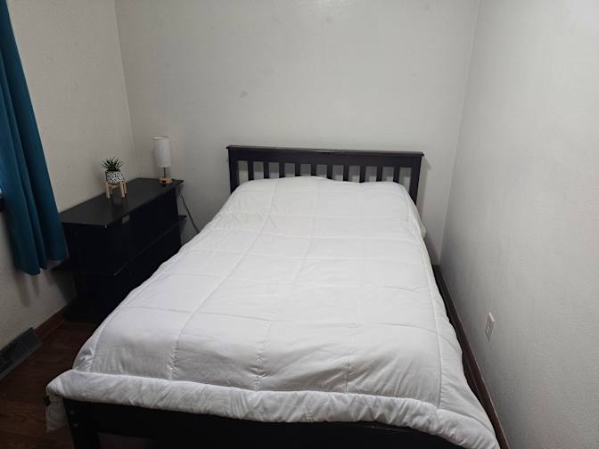 Rosella and Roger Lynn's room