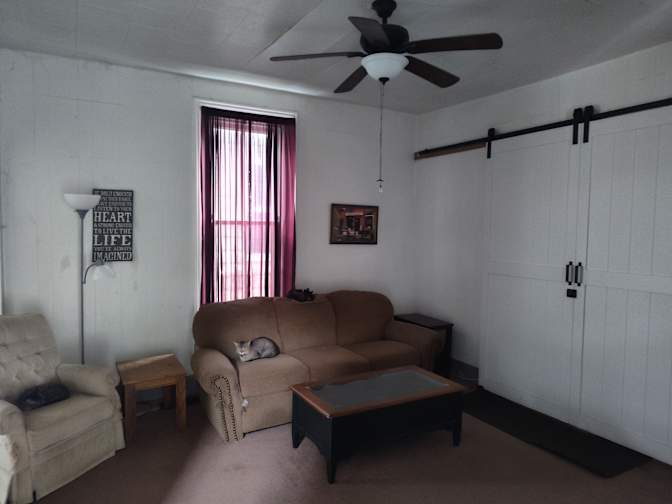 David S LeMontree's room