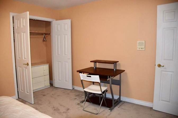 Mahnaz Shahrzad Asr's room