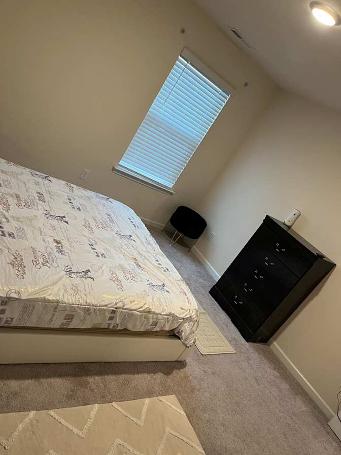 CQ Consultants, LLC's room