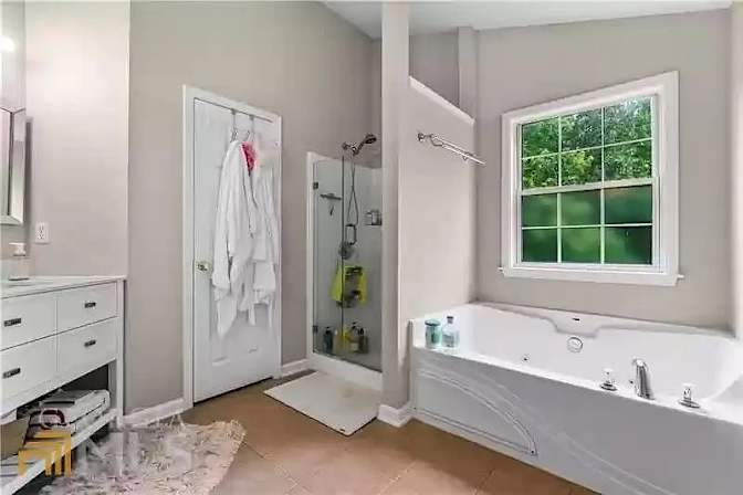Alcove Rooms's room