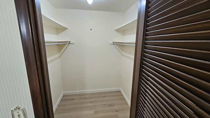 Neil Virani's room