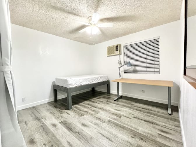 Intellis's room