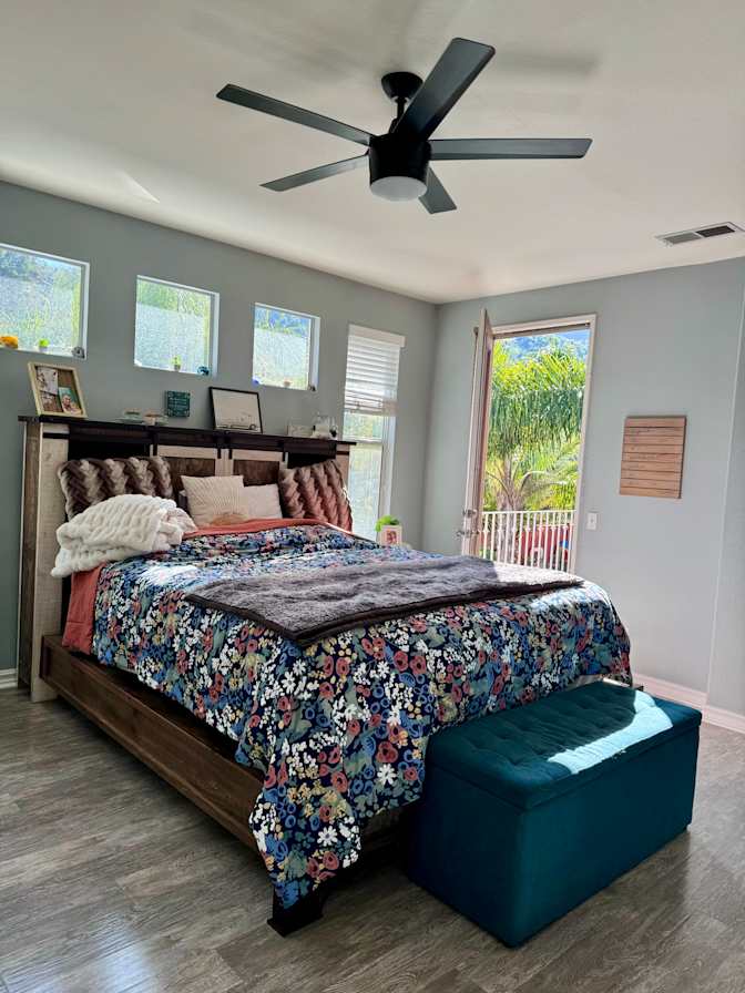 Jen's room
