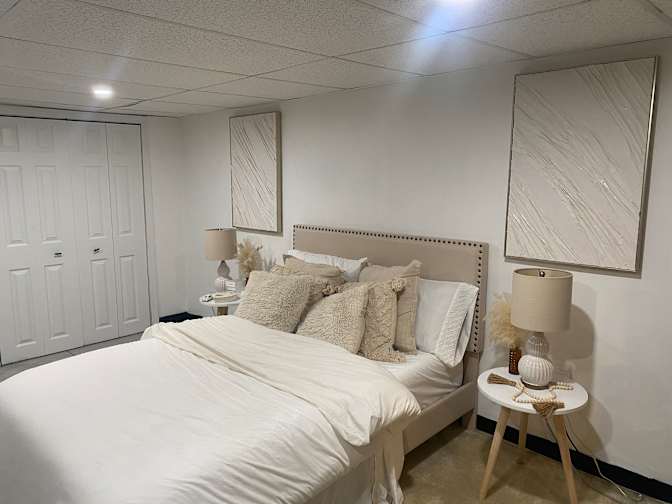 Monica  Lombardi's room
