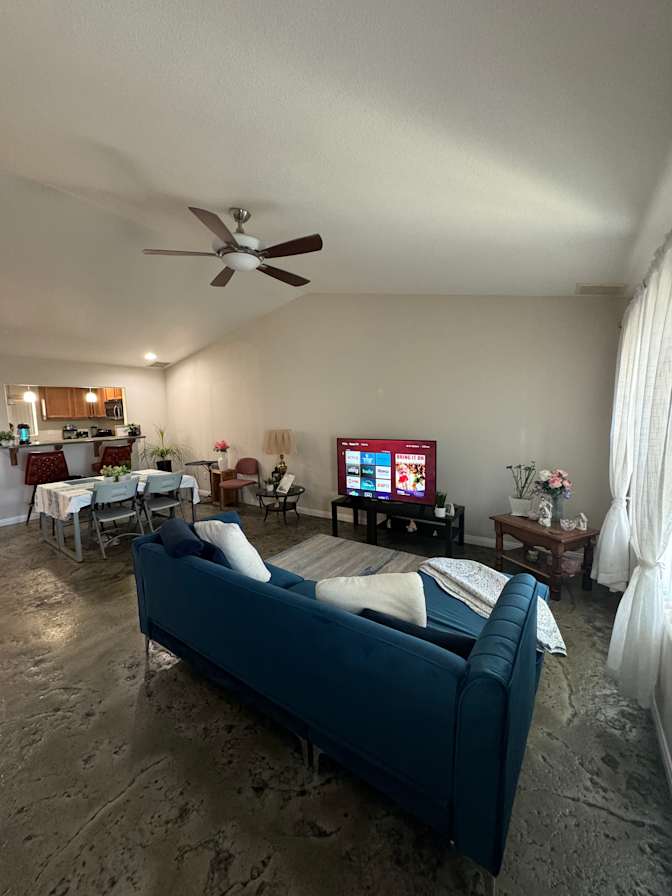 Luis's room