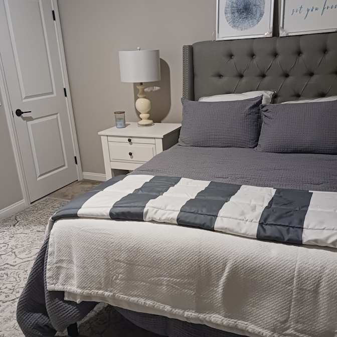 Suzana's room