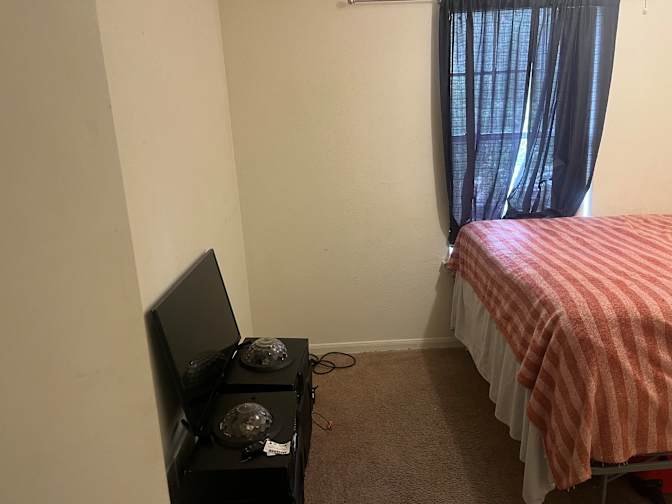Dalvon's room