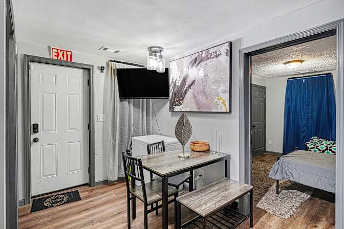 Maurice Thomas Jr's room