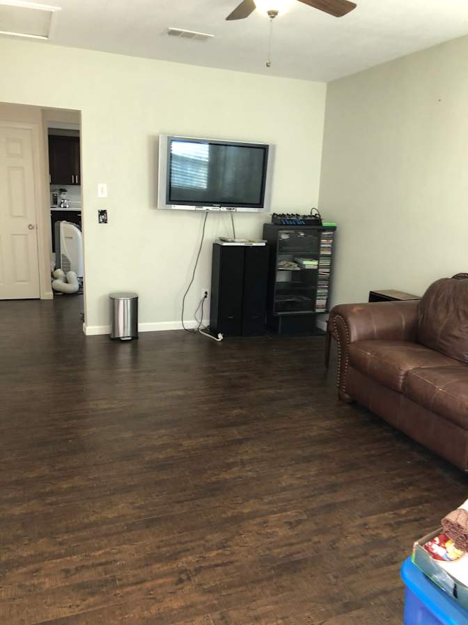 Sandy's room