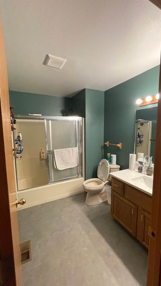 Denny's room