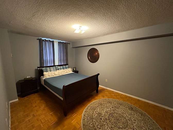 Lazar's room