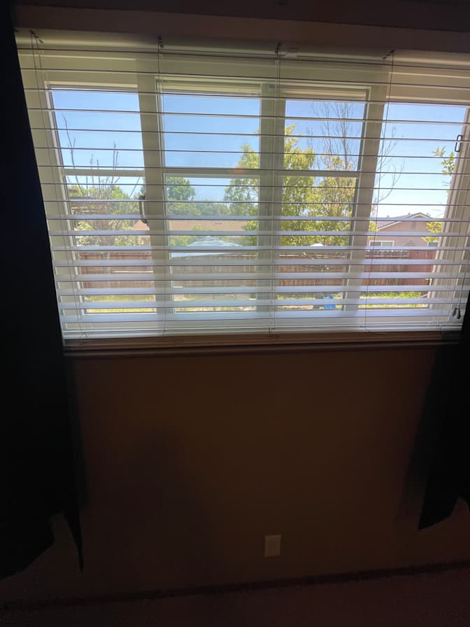 Edgar  Ramos's room