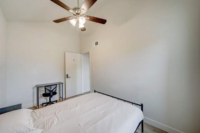 PadSplit's room