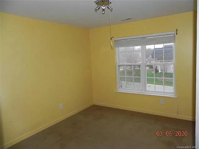 Alcove Rooms's room