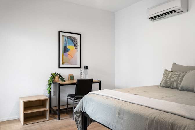 UNITi Bishop Arts's room