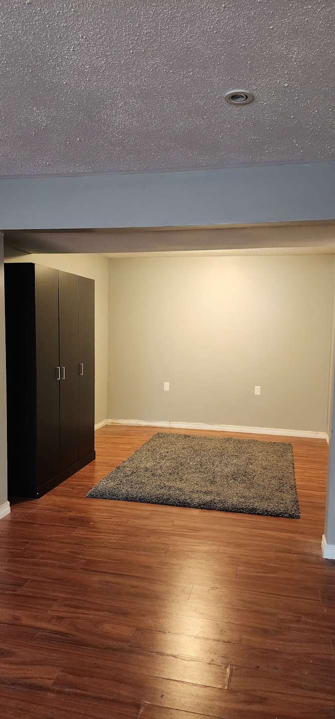 D Paniagua's room
