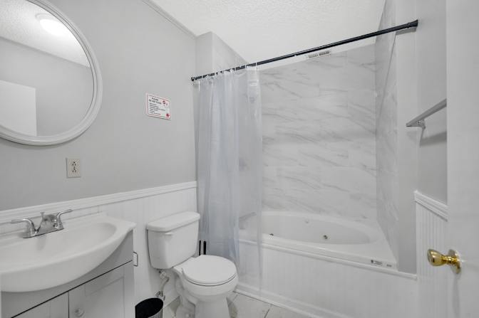 lifedoorrentals's room