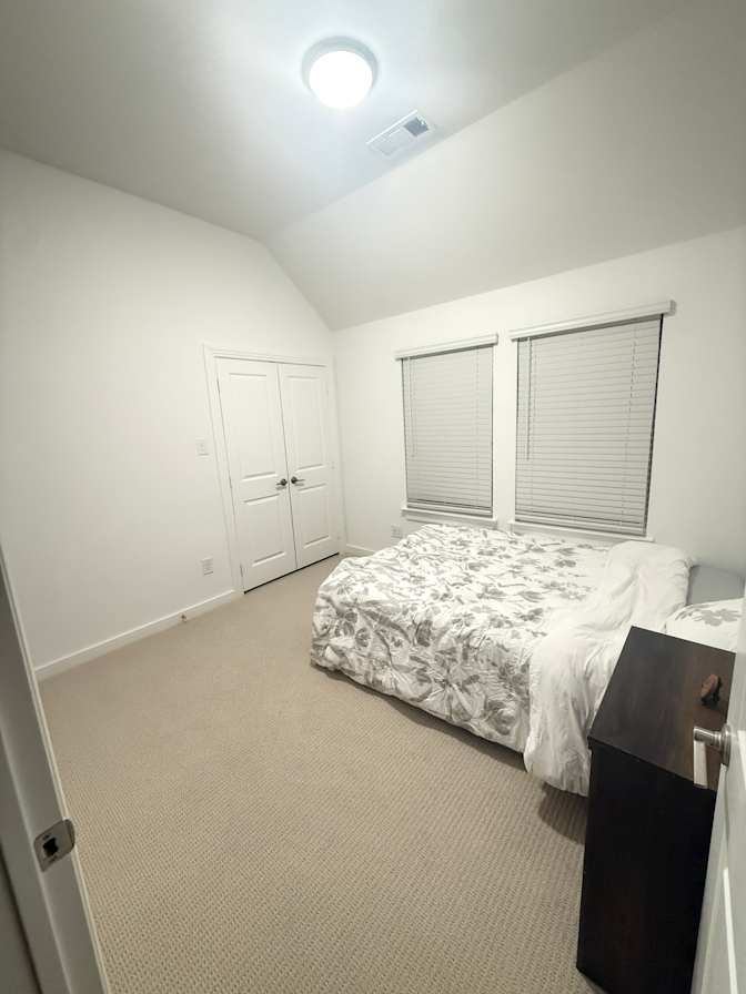 Luis's room
