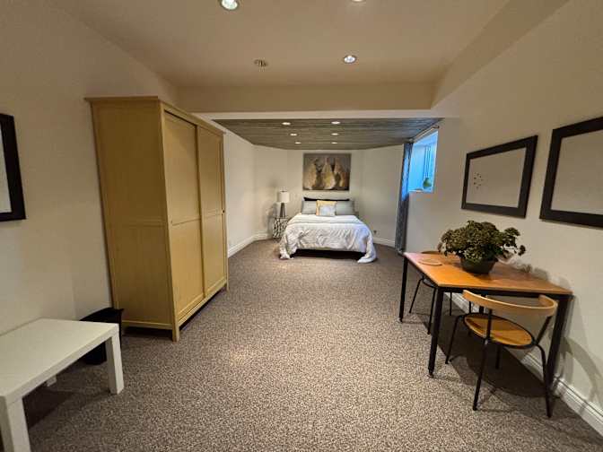 Canmore Room Rental's room
