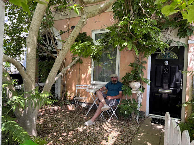 Glen Dyne's room