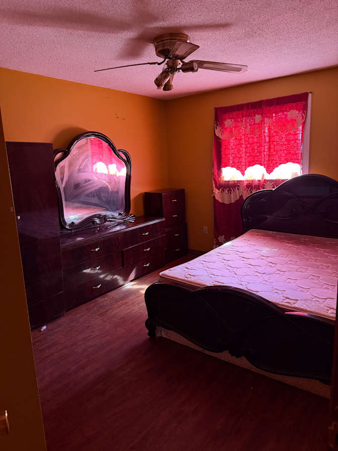 Dindyal M's room