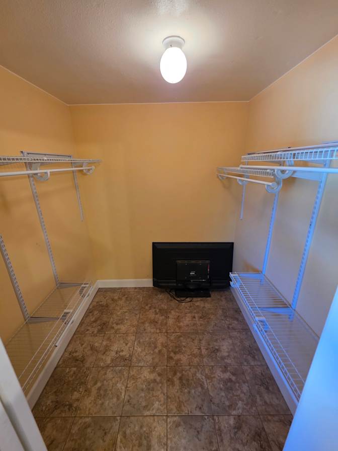 Fernando Valdez's room