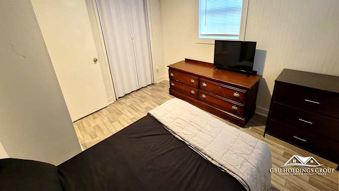 GBU Holdings Group's room
