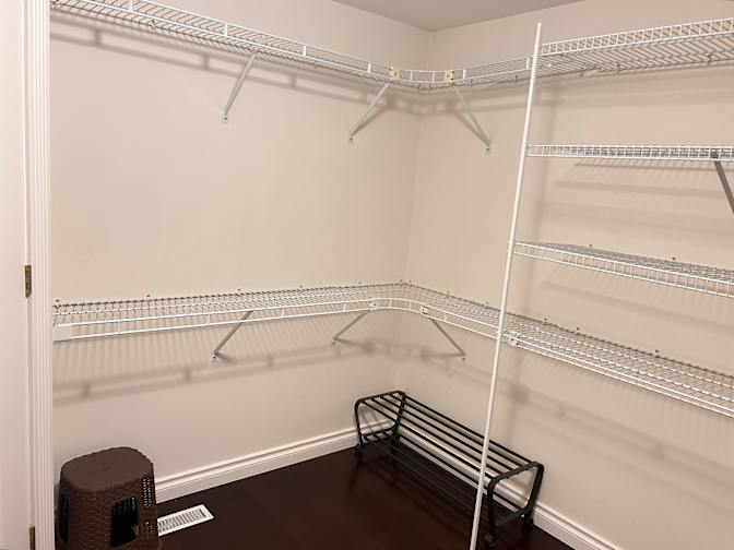 sandy's room