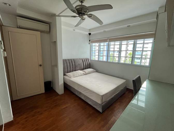Khai Hung's room