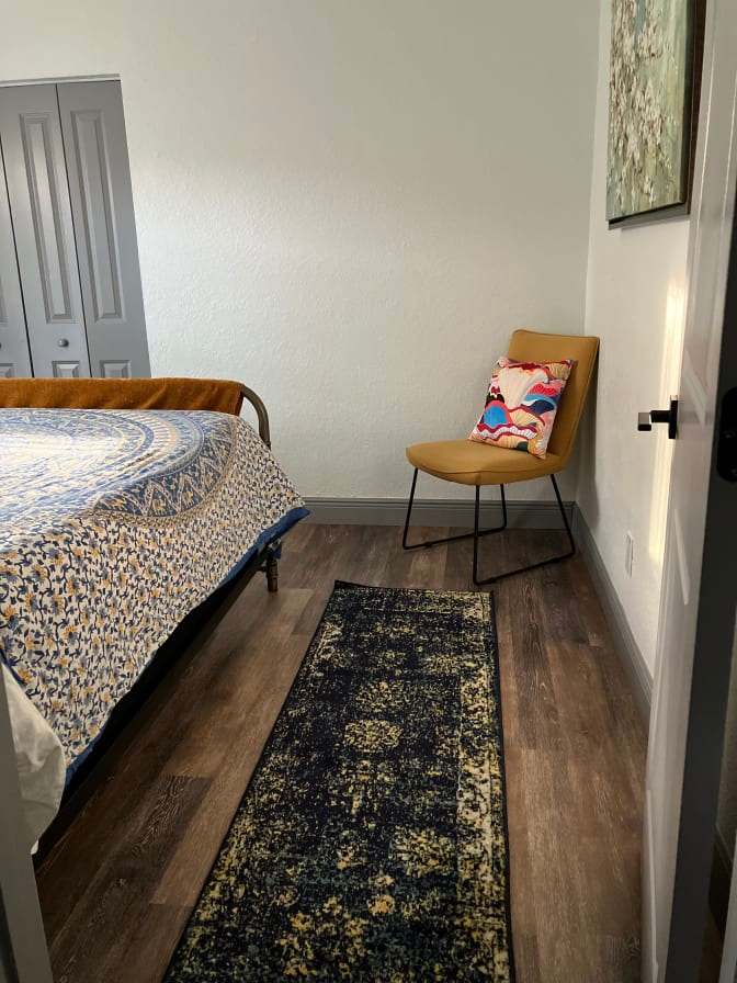 Lisa's room