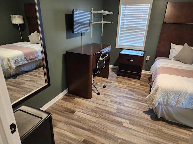 CL&C Property Management and Consulting's room