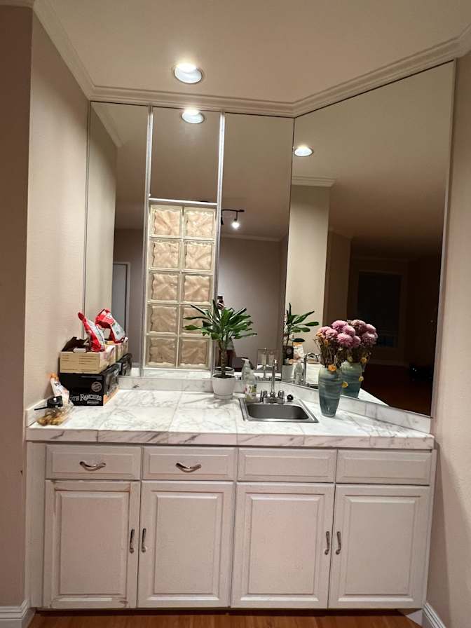 Emily Lin's room