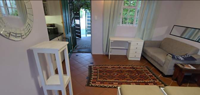 Green Point Tree House's room